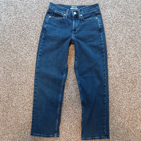 Women's LL Bean classic fit Blue Jeans - Picture 1 of 13